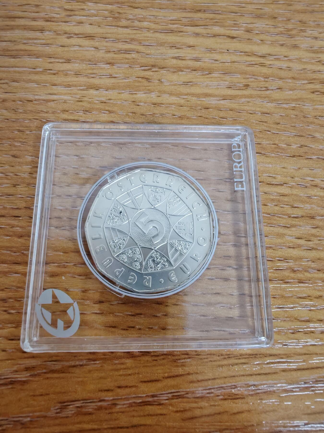 长老汇龙年精选第三十三场拍卖 2006奥地利5欧元多边形银币，小方盒