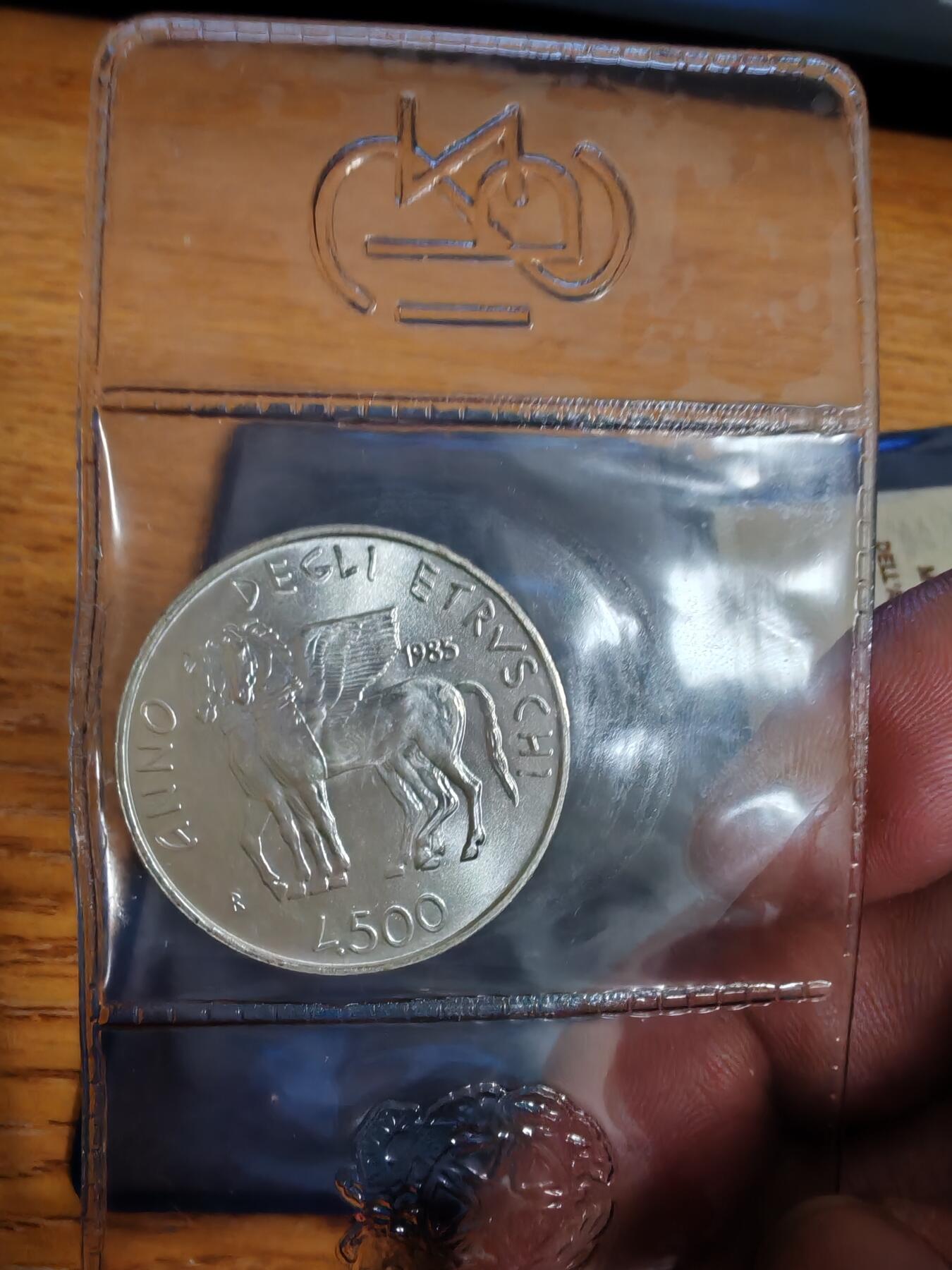 长老汇龙年精选第三十三场拍卖 2.1983意大利500里拉银币，带证书钱包，少见