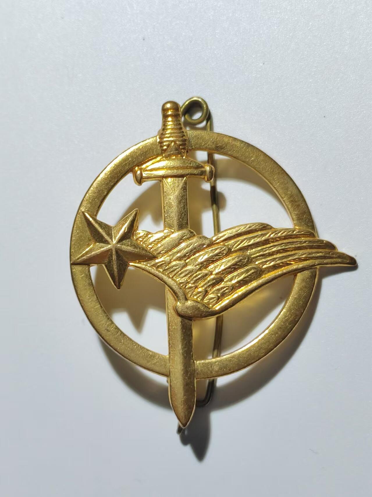 韵星假日精品2024冬季军品类拍卖会-- Rimey Holidays Boutique 2024 Winter Militaria Sale 法兰西空军证章
