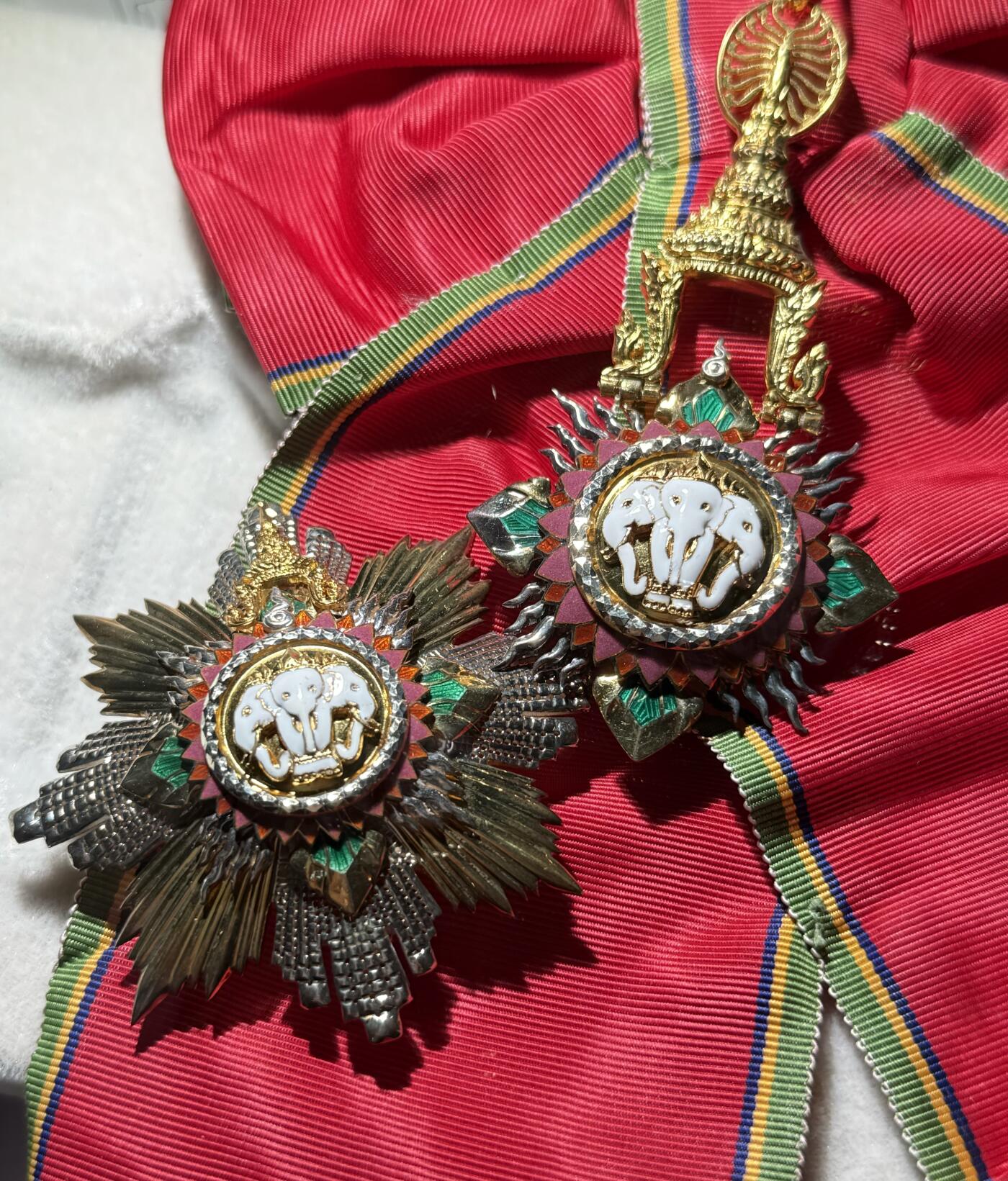韵星假日精品2024冬季军品类拍卖会-- Rimey Holidays Boutique 2024 Winter Militaria Sale 泰王国特级白象勋章原盒一套（女士版）