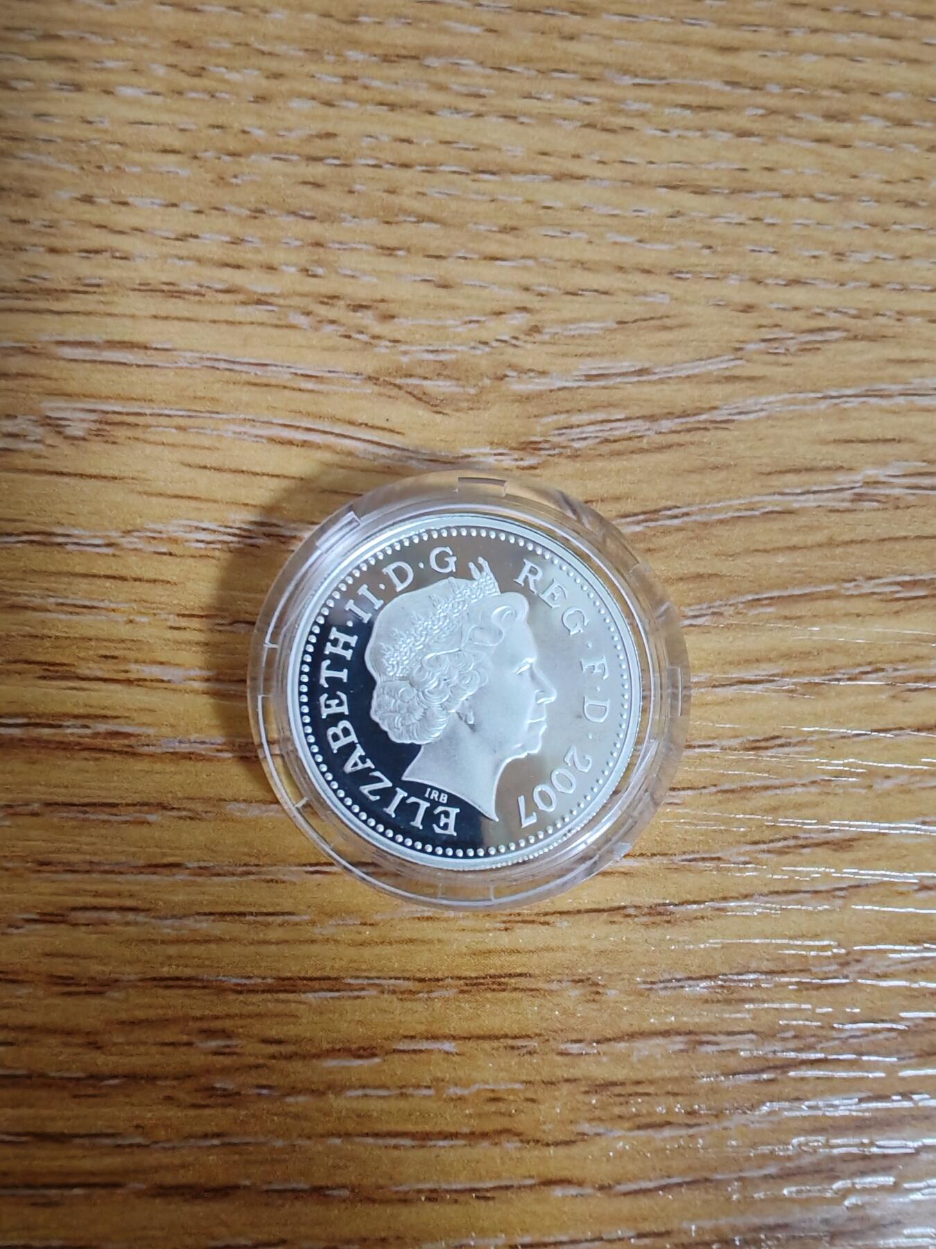 长老汇龙年精选第三十三场拍卖 2007英国千禧桥1英镑精制加厚银币，量少精品