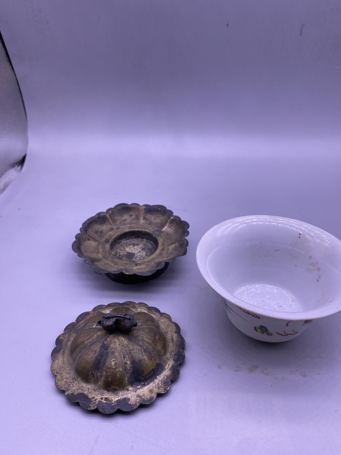 民国龙凤茶杯一套，尺寸9.5厘米，品相如图，200包快递