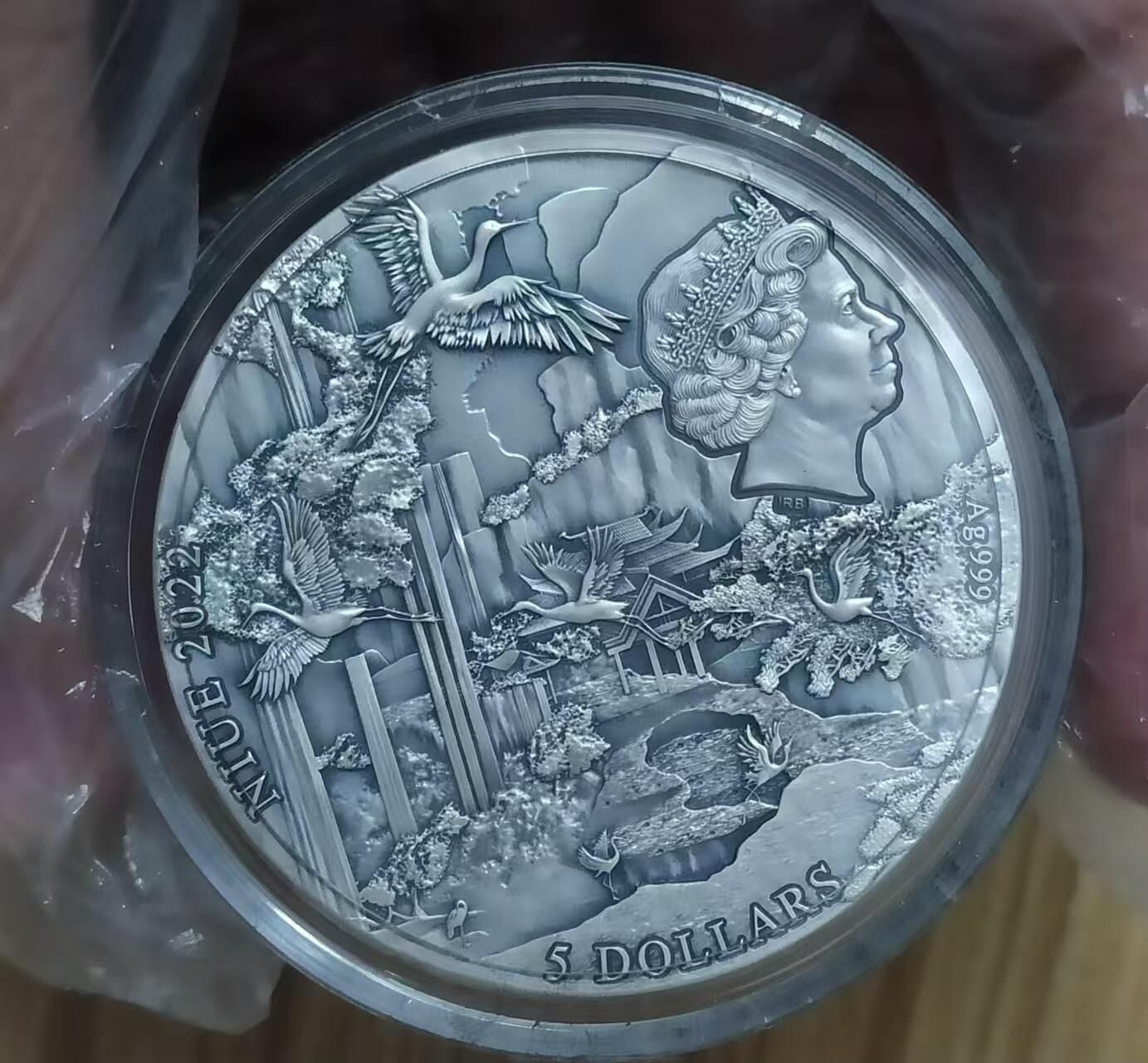 【币海沉浮】乌克兰纪念钞 【龙头币】纽埃2022年，2盎司，八仙过海(1)-张果老，超高超精浮雕、镀金、彩色仿古纪念银币. 盒证全. 龙头币(系列第一枚). 证书号为难得的靓号