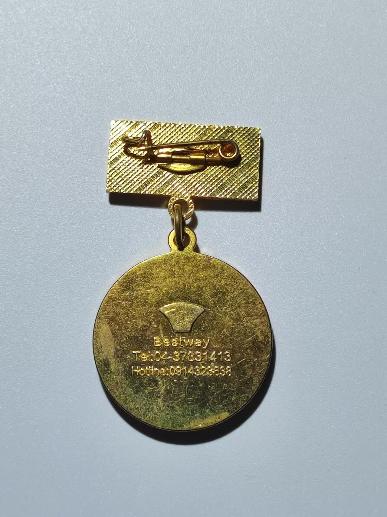 韵星假日精品2024冬季军品类拍卖会-- Rimey Holidays Boutique 2024 Winter Militaria Sale 越南社会主义共和国光荣在党30年奖章