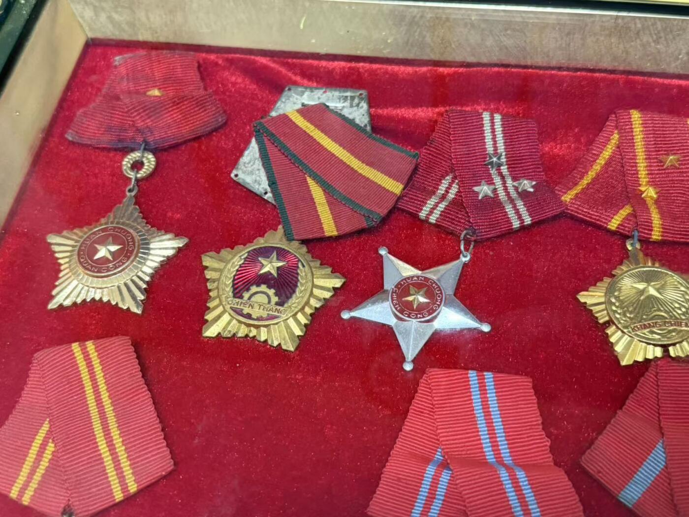 韵星假日精品2024冬季军品类拍卖会-- Rimey Holidays Boutique 2024 Winter Militaria Sale 越南少将勋章全套（详情介绍）
