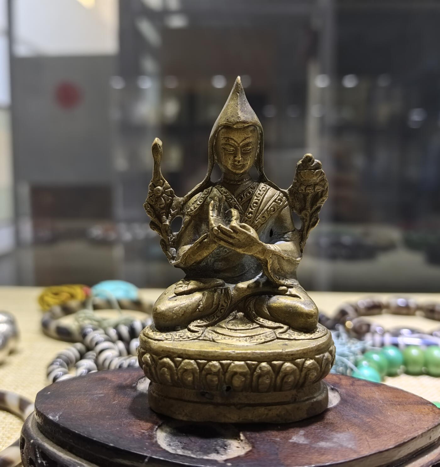 旧藏铜佛像全品如图所示 ​尺寸:8.4cm*5.0cm*3.6cm ​克重:127.5g