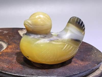 创汇时期出品和田玉纯手工雕刻双龙戏珠手镯，包浆浑厚沉稳，油润细腻。可见手工雕刻痕迹，内径:65 壁厚:0.8cm 条宽:1.8cm 克重:82g - 创汇时期出品和田玉纯手工雕刻双龙戏珠手镯，包浆浑厚沉稳，油润细腻。可见手工雕刻痕迹，内径:65 壁厚:0.8cm 条宽:1.8cm 克重:82g