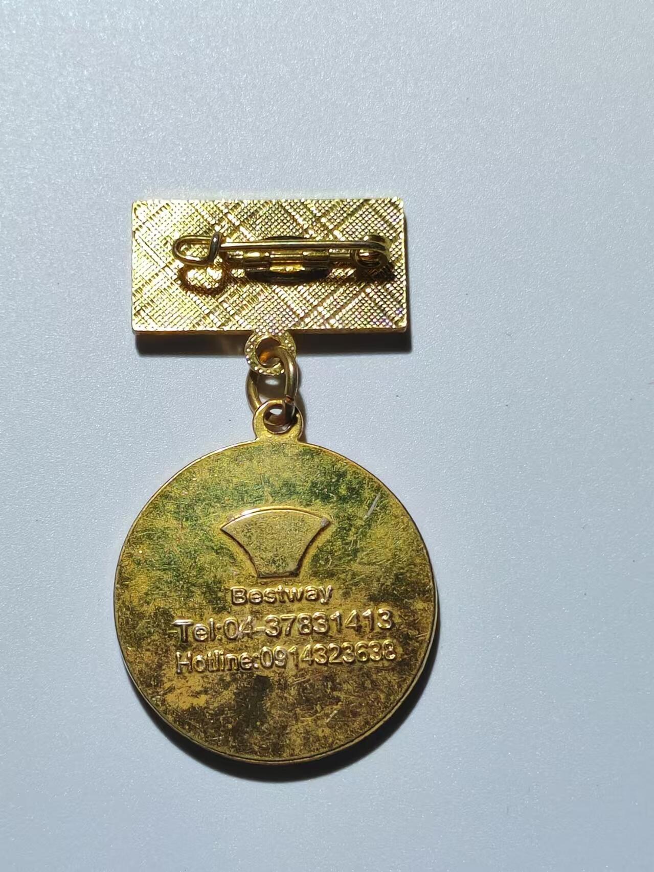 韵星假日精品2024冬季军品类拍卖会-- Rimey Holidays Boutique 2024 Winter Militaria Sale 越南社会主义共和国光荣在党55年奖章