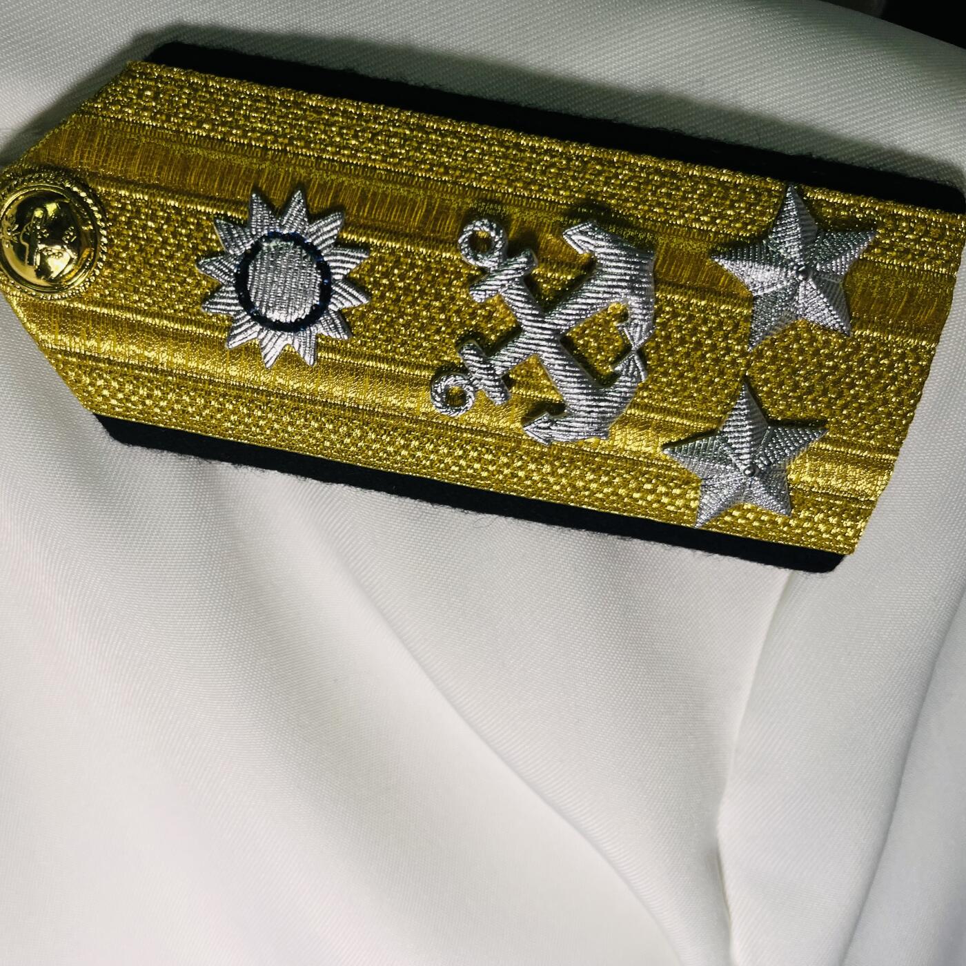 韵星假日精品2024冬季军品类拍卖会-- Rimey Holidays Boutique 2024 Winter Militaria Sale 海军政战主任张振亚中将白甲常服带姓名牌一套