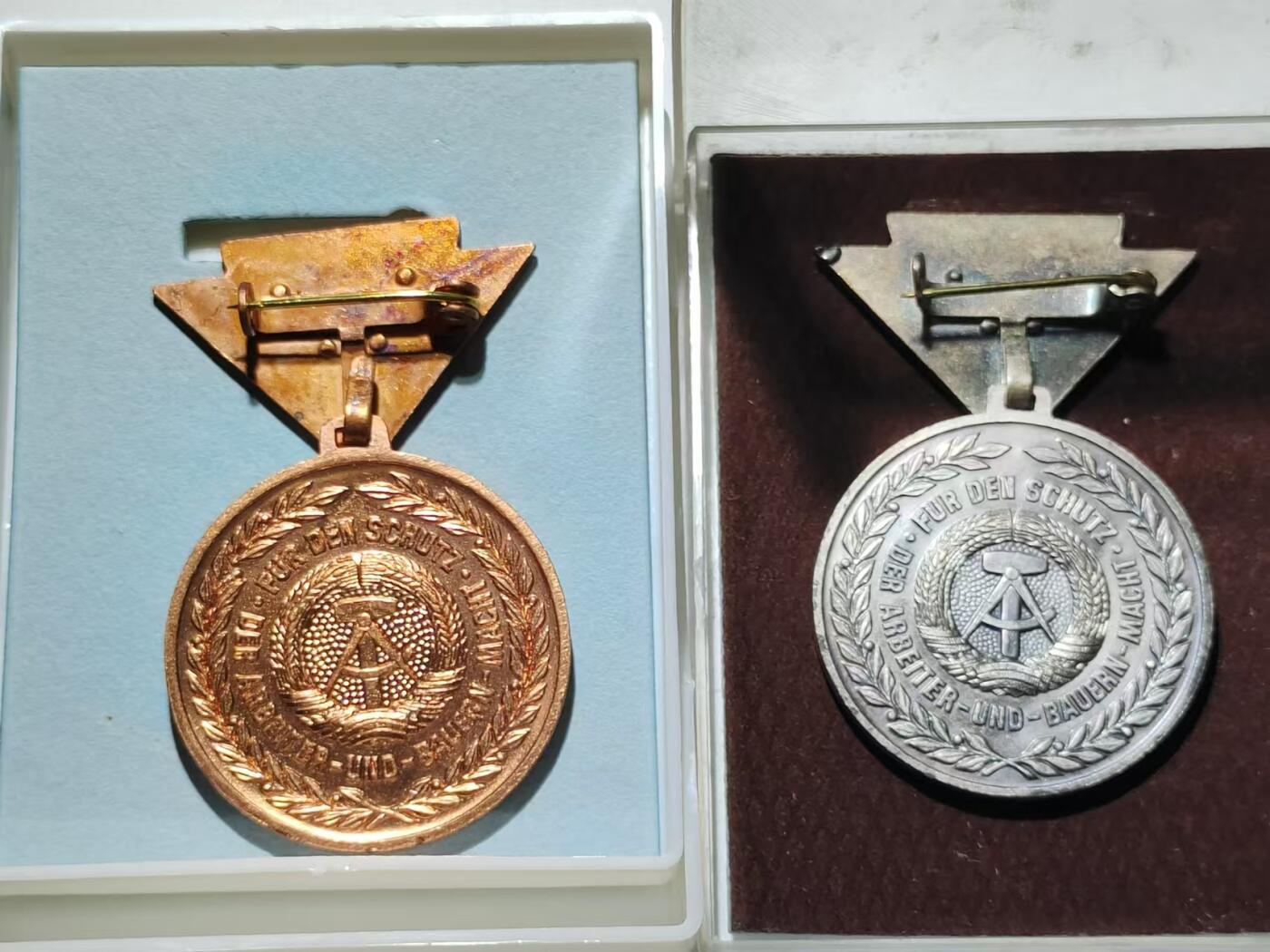 韵星假日精品2024冬季军品类拍卖会-- Rimey Holidays Boutique 2024 Winter Militaria Sale 民主德国铜、银级预备役军官奖章带盒