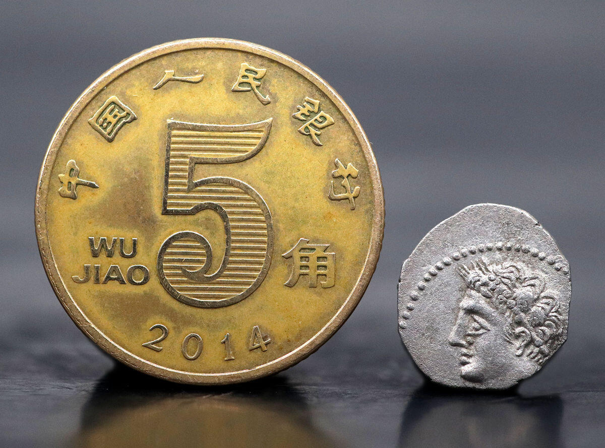 精美古希腊小银币雄鹰站在狮子背上b32-31