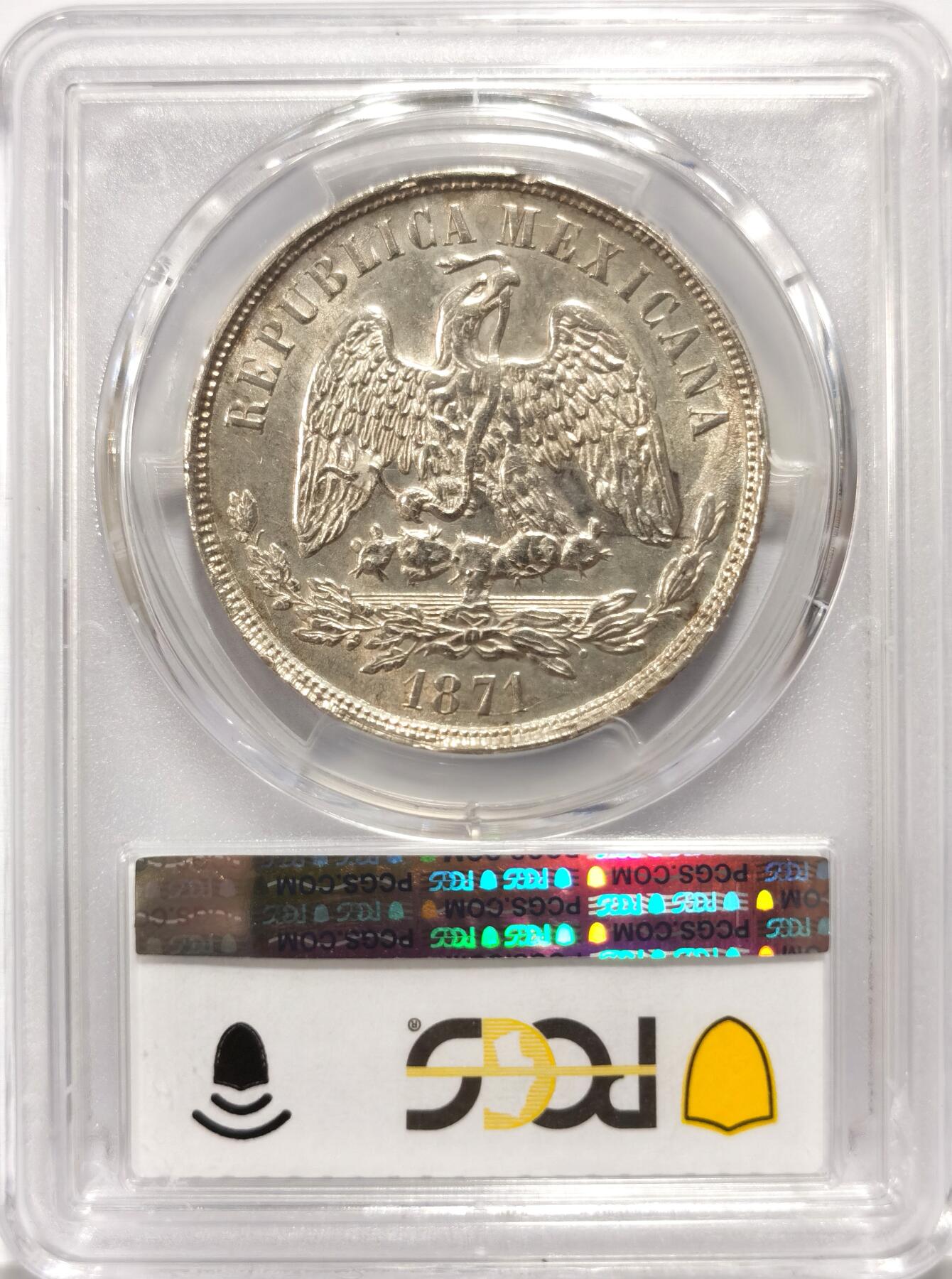 博洋堂世界钱币拍卖第102期（全场包邮） PCGS MS62 1871年MO M版墨西哥天平鹰洋。PCGS亚军分数。卷首原味黄油鹰洋酱彩包浆状态极佳，天平鹰洋少见能有如此高分者，此枚状态极佳。上周博洋堂同年份62分7696元成交，盒子背面左上角有小磕