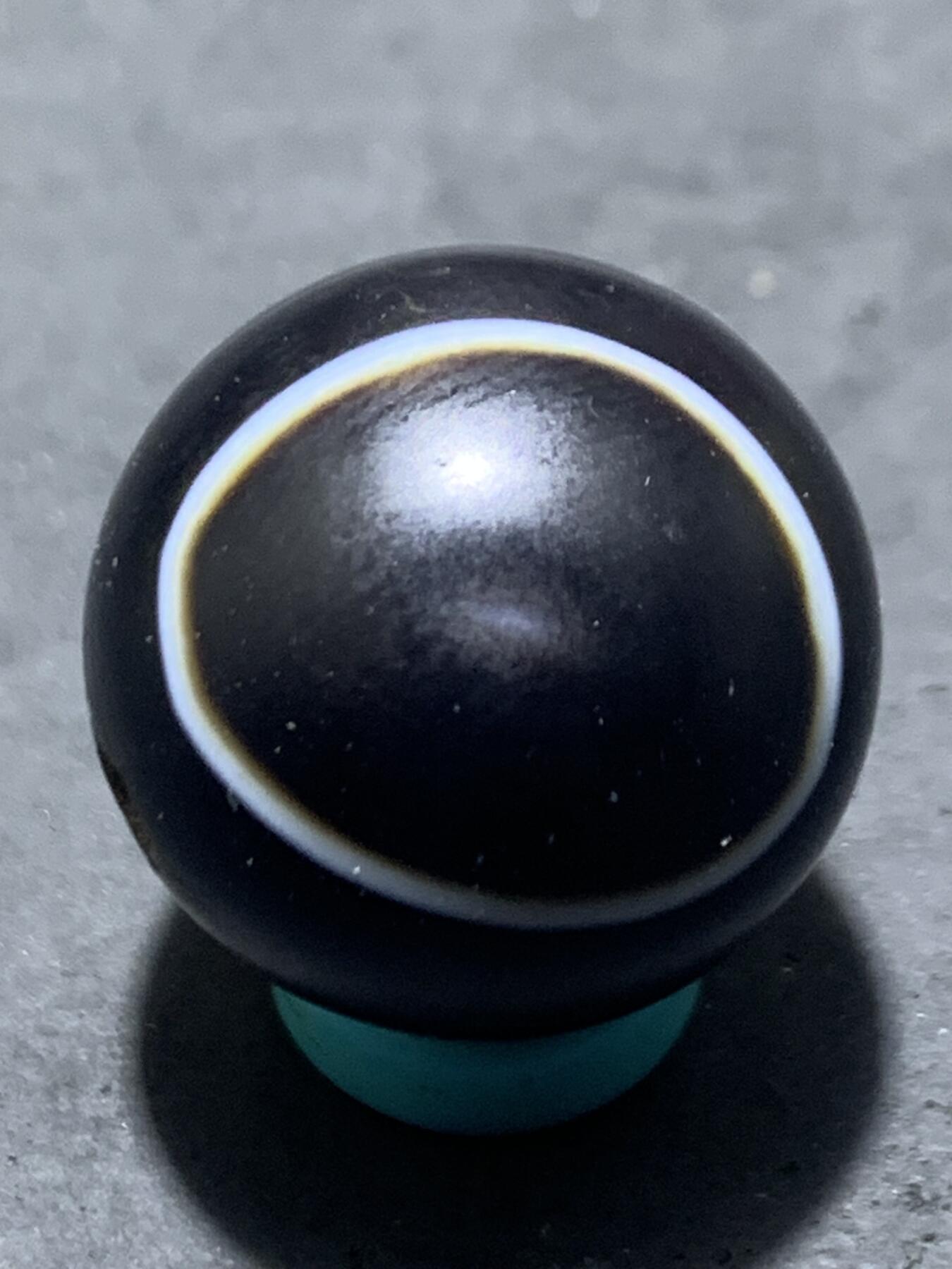 亚光双天眼药师玛瑙通货随形圆珠一颗