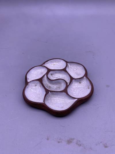 紫砂白釉调色盘，尺寸8.7厘米，品相如图，260包快递 - 紫砂白釉调色盘，尺寸8.7厘米，品相如图，260包快递