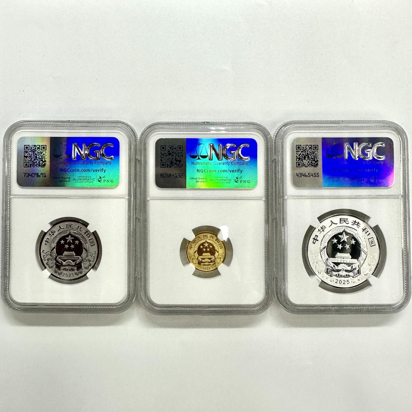 【金钰满堂钱币】拍卖第三十六期 中国金银币 NGC评级币 福利多多 2025年蛇年生肖铂金15克+彩金银蛇NGC70分 首日 全同号证书