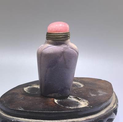 旧藏奇石鼻烟壶，可见天然石纹裂，不影响收藏。尺寸:5.9cm*2.8cm*1.7cm - 旧藏奇石鼻烟壶，可见天然石纹裂，不影响收藏。尺寸:5.9cm*2.8cm*1.7cm