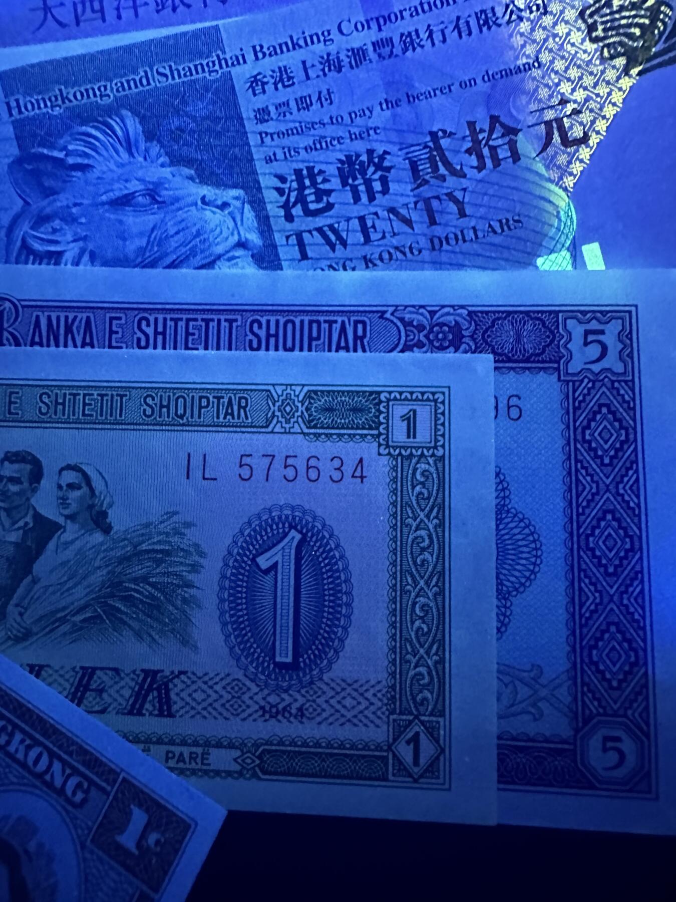 《外钞收藏家》第四百五十期 6个国家和地区 10张一起 全新 阿尔巴尼亚轻微潮