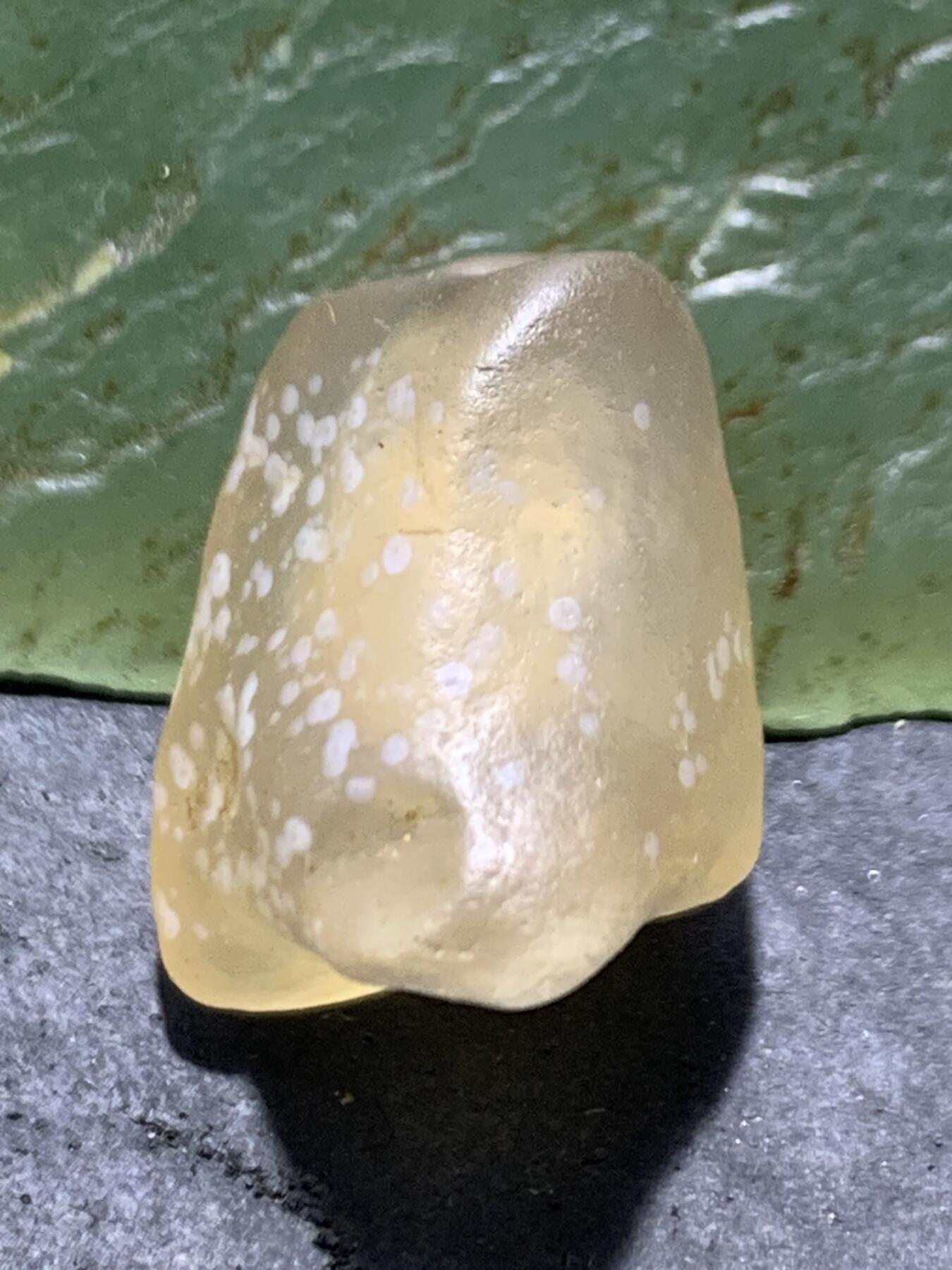 放福利！精美天然戈壁气泡纹白糖心玛瑙小原石一颗