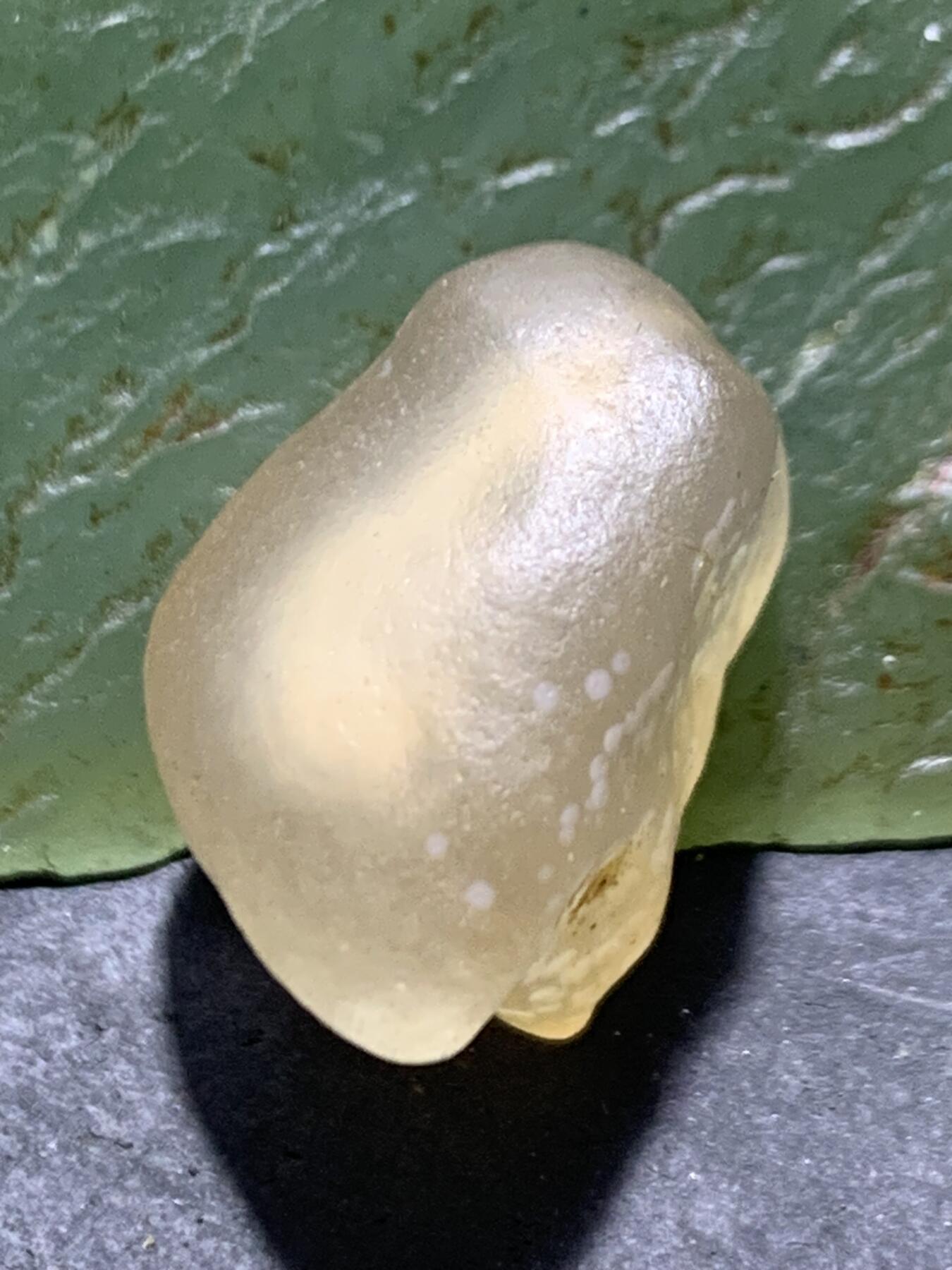 放福利！精美天然戈壁气泡纹白糖心玛瑙小原石一颗