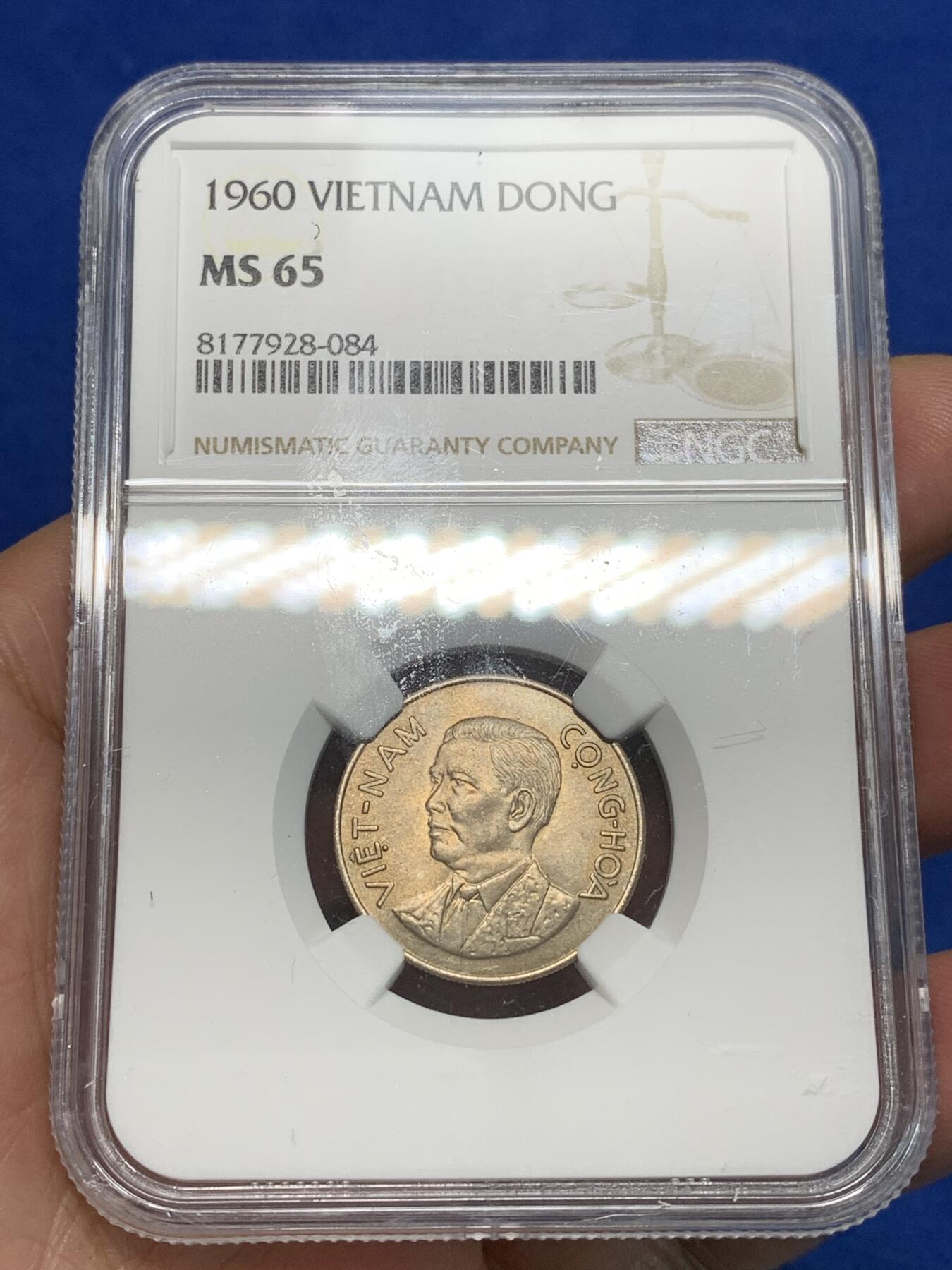 《竞宝斋》第335场 周日，周一 2场连拍 （全场包邮） NGC MS65 越南1960年吴庭艳头像1盾镍币 高分好品