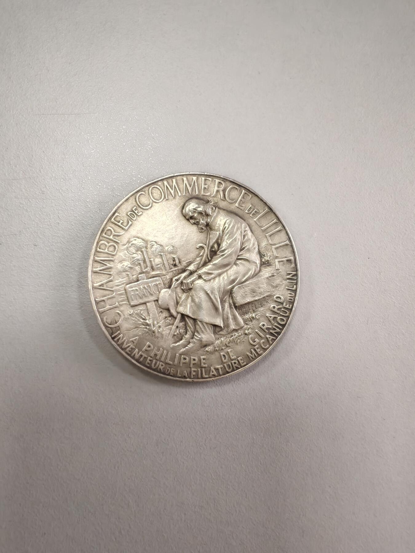 长老汇龙年精选第三十四场拍卖 法国农业银章，49.85克，47MM，边有银标
