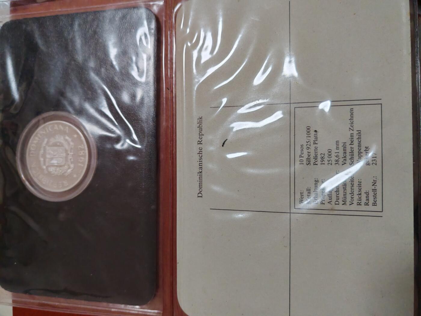长老汇龙年精选第三十五场拍卖 1982多米尼加儿童年10比索精制银币，黑卡