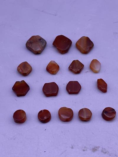 辽金玛瑙16颗，尺寸1.2-2.4厘米，品相如图，800包快递 - 辽金玛瑙16颗，尺寸1.2-2.4厘米，品相如图，800包快递