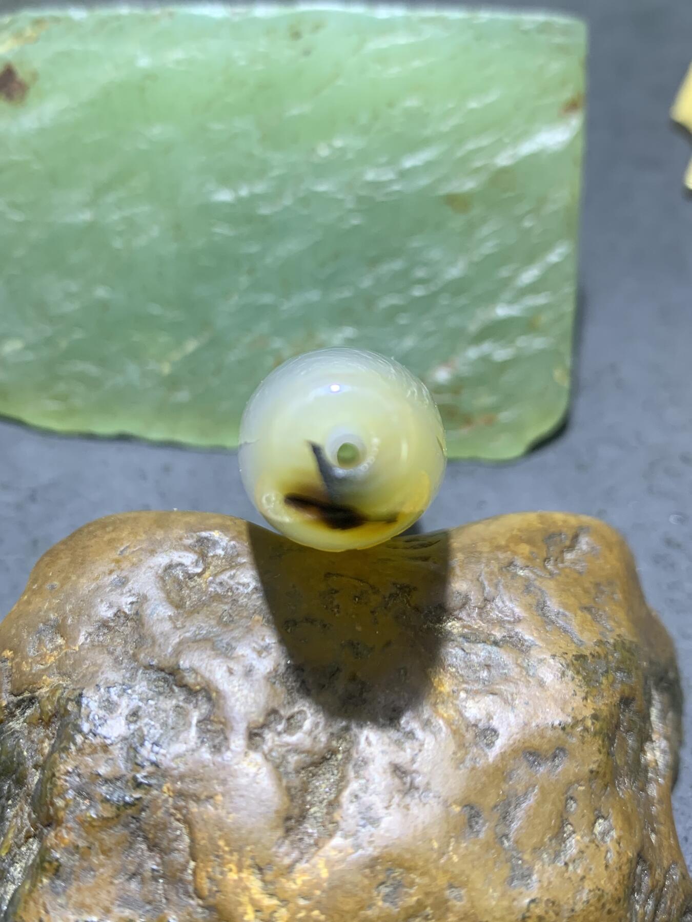 精美亚光高玉化巴西玛瑙手工俏色巧雕太阳花桶珠一个！