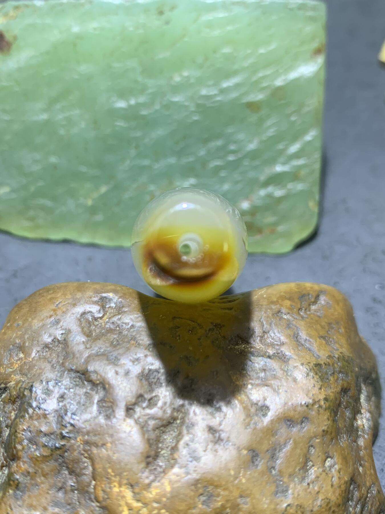 精美亚光高玉化巴西玛瑙手工俏色巧雕太阳花桶珠一个！