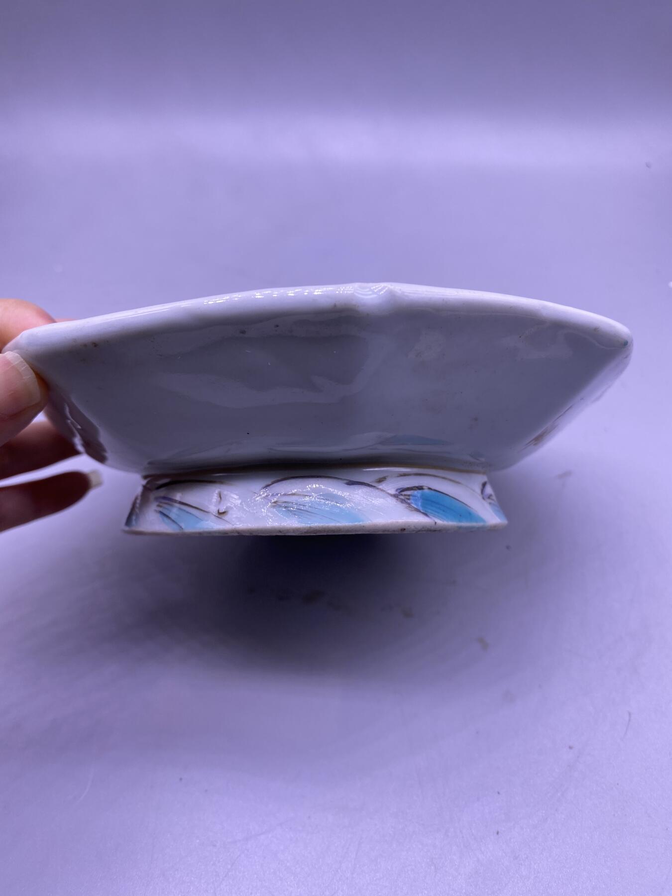 民国粉彩花卉盘，尺寸15.5厘米，全品，品相如图，168包快递
