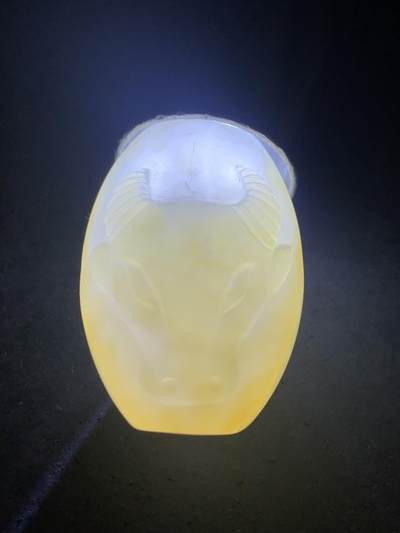 精美冰飘亚光战国红玛瑙手工俏色巧雕牛头勒子一个 精美冰飘亚光战国红玛瑙手工俏色巧雕牛头勒子一个