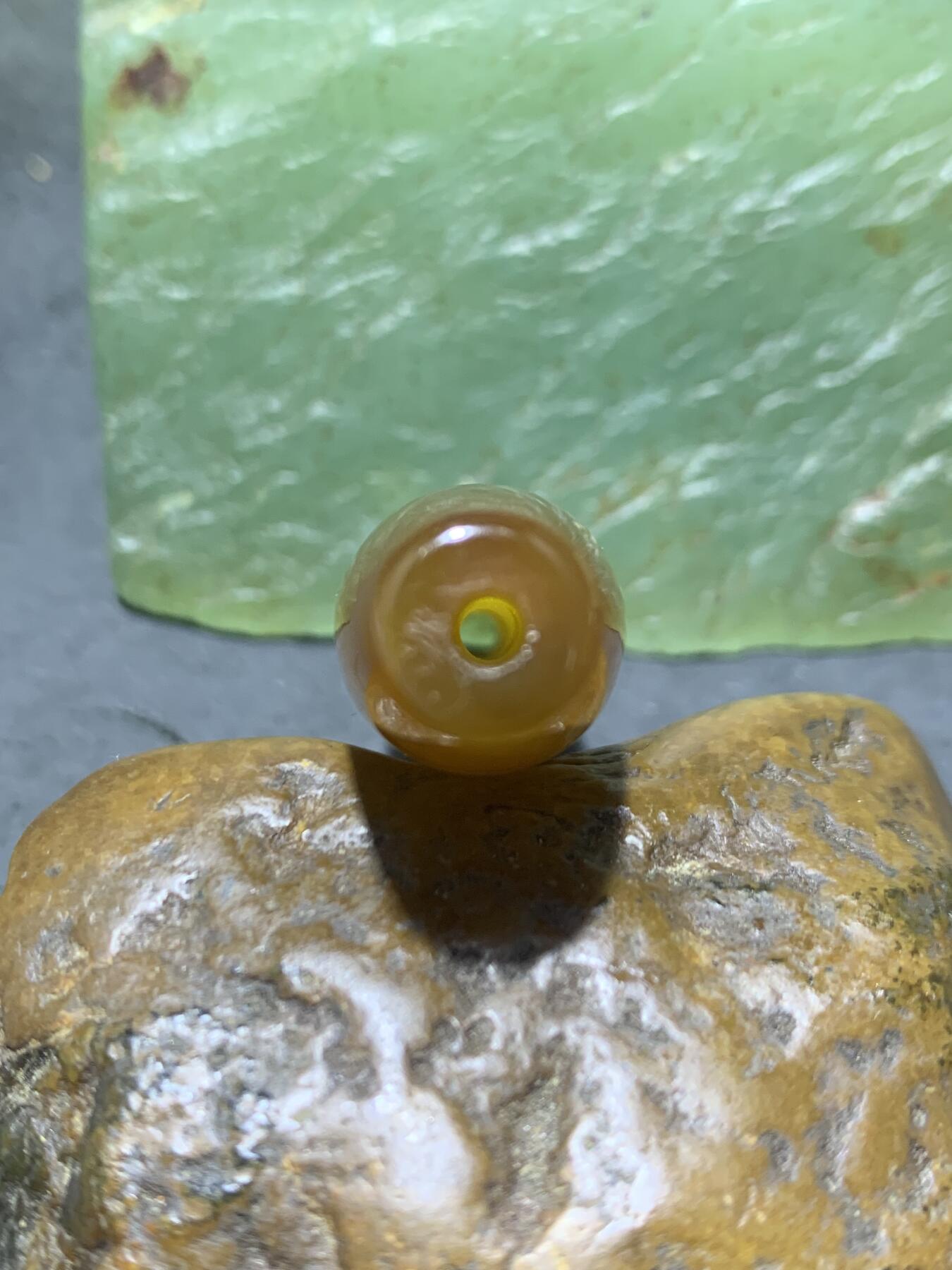 精美亚光高玉化天眼纹巴西玛瑙手工俏色巧雕诺字随形桶珠一个！