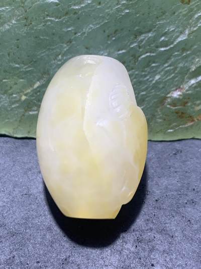 精美冰飘亚光战国红玛瑙手工俏色巧雕牛头勒子一个 精美冰飘亚光战国红玛瑙手工俏色巧雕牛头勒子一个