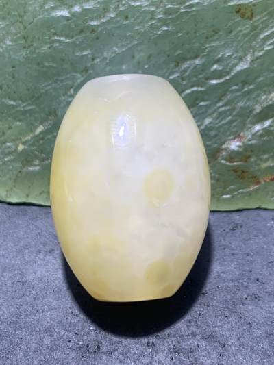 精美冰飘亚光战国红玛瑙手工俏色巧雕牛头勒子一个 精美冰飘亚光战国红玛瑙手工俏色巧雕牛头勒子一个