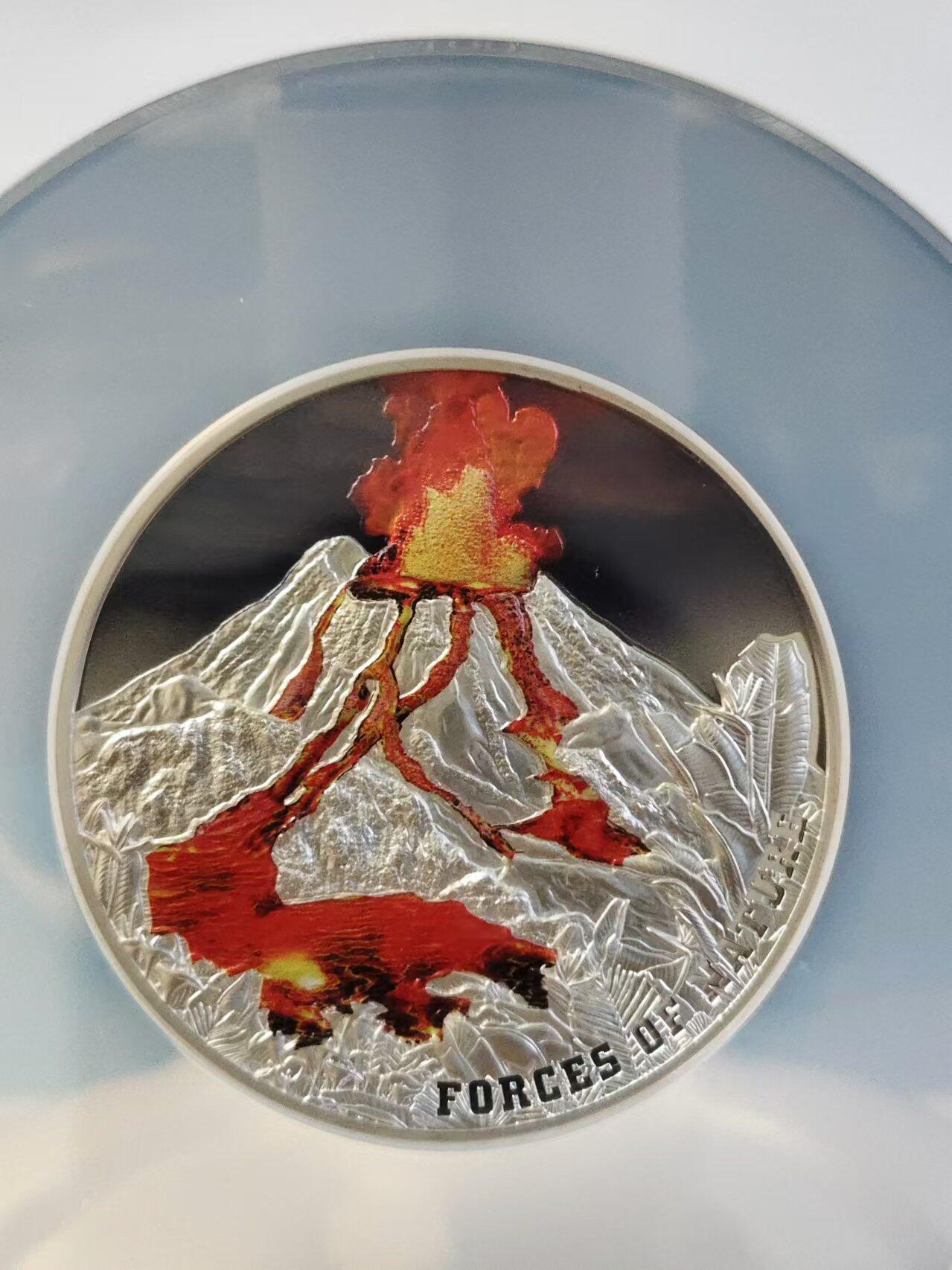 第168期拍卖【长期征集拍品】 纽埃2023年自然的力量-火山5元彩色精制纪念银币NGC-PF70原盒证书，2盎司，999银，发行量750枚