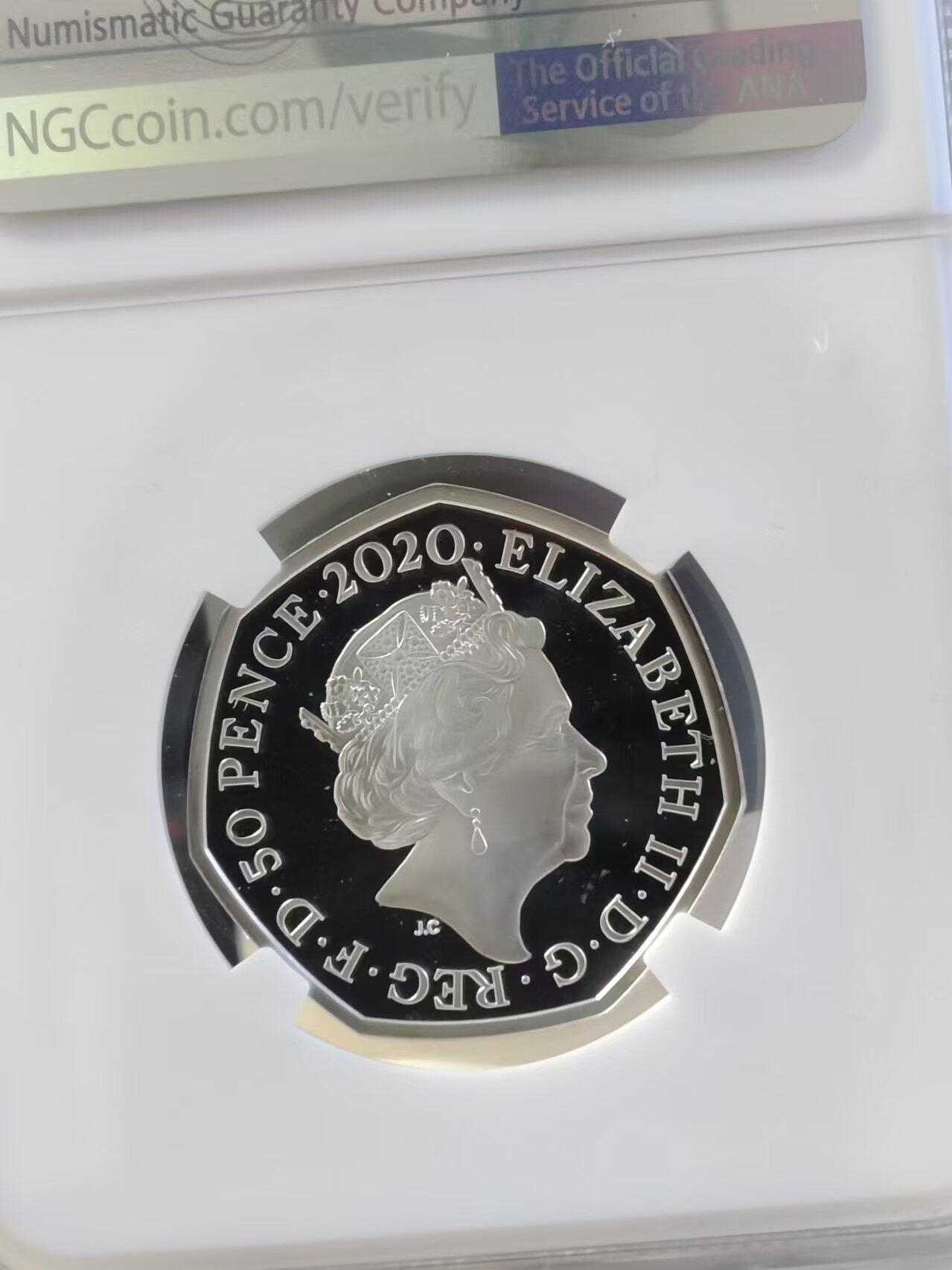 第168期拍卖【长期征集拍品】 英国2020年维尼熊和它的小伙伴系列2彩色纪念银币NGC-PF69原盒证书，925银，8克，发行量18000枚