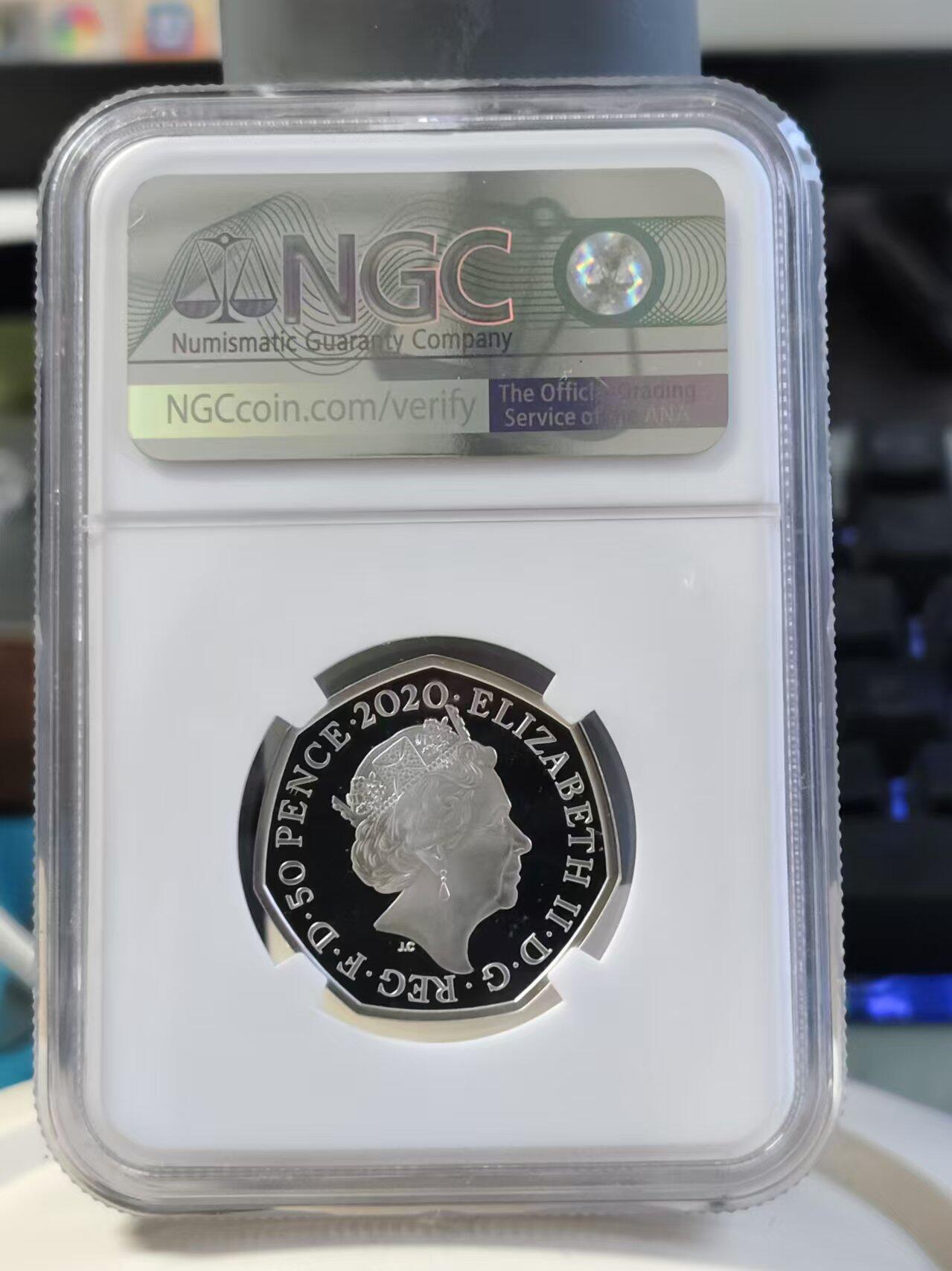 第168期拍卖【长期征集拍品】 英国2020年维尼熊和它的小伙伴系列2彩色纪念银币NGC-PF69原盒证书，925银，8克，发行量18000枚