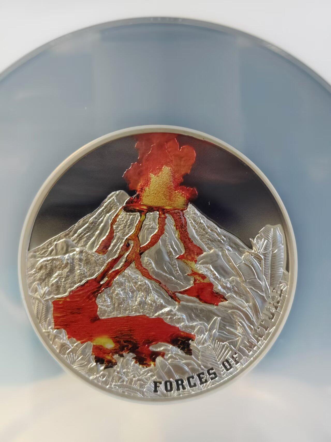 第168期拍卖【长期征集拍品】 纽埃2023年自然的力量-火山5元彩色精制纪念银币NGC-PF70原盒证书，2盎司，999银，发行量750枚