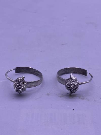 老银狮子耳环一对，尺寸2.9厘米，银质好，品相如图，650包快递 - 老银狮子耳环一对，尺寸2.9厘米，银质好，品相如图，650包快递