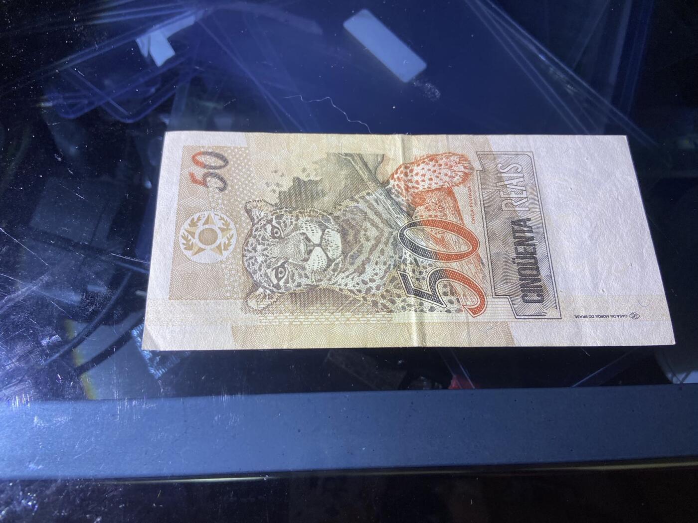 【炜奕收藏】，第二十期，裸钞专场 巴西旧版50雷亚尔，流通品相，有字迹