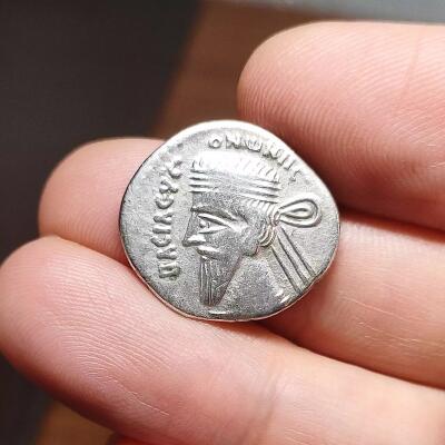 稀少的古安息国王沃洛奈斯一世银币b33-38