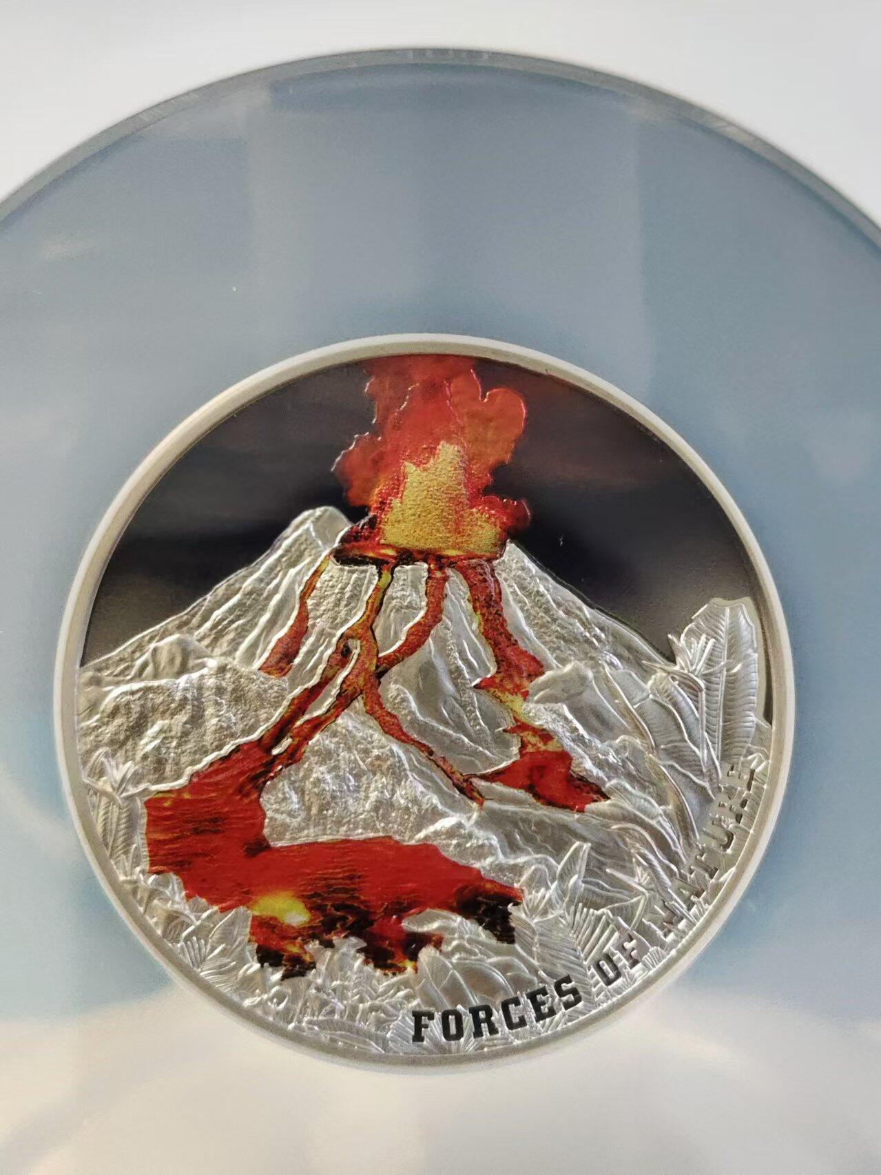 第168期拍卖【长期征集拍品】 纽埃2023年自然的力量-火山5元彩色精制纪念银币NGC-PF70原盒证书，2盎司，999银，发行量750枚