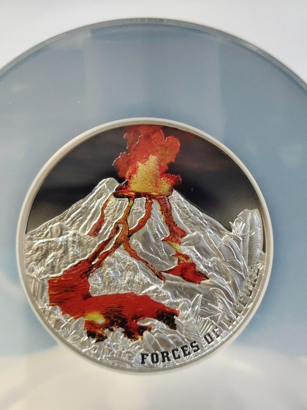 第168期拍卖【长期征集拍品】 纽埃2023年自然的力量-火山5元彩色精制纪念银币NGC-PF70原盒证书，2盎司，999银，发行量750枚