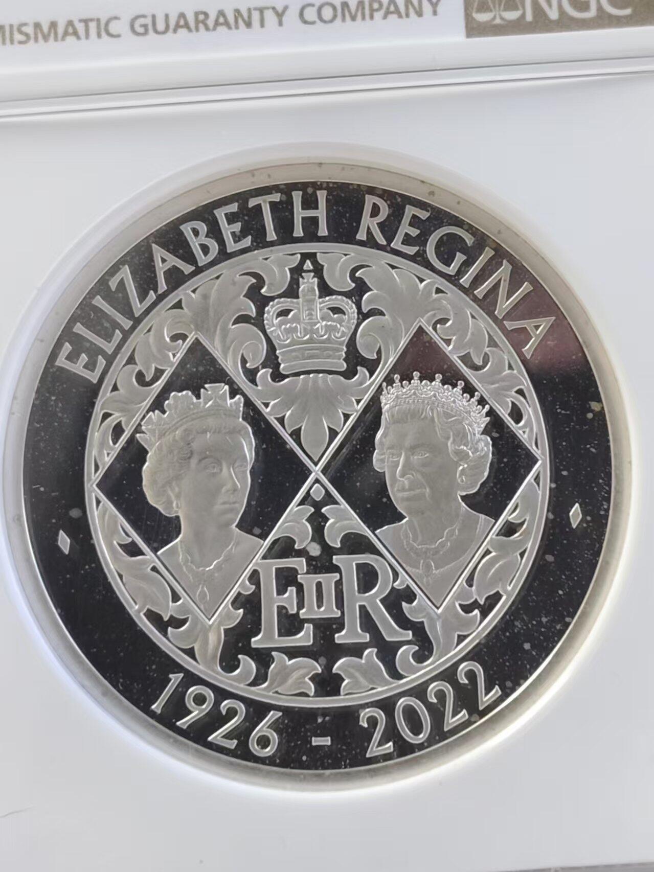 第168期拍卖【长期征集拍品】 英国2022年致敬女王伊丽莎白二世加厚精制纪念银币NGC-PF69原盒证书，925银，56.56克，有氧化