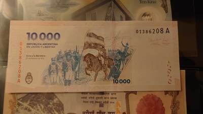 【世界钱币】精选微拍第154期暨2024年第66期～部分新品卖剩品种展销 【一口价已售出】2024年阿根廷10000比索 A冠全新绝品无47尾号208