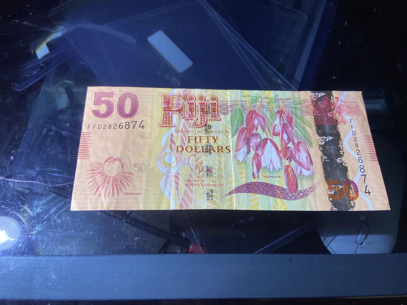【炜奕收藏】，第二十期，裸钞专场 斐济50元，流通品相