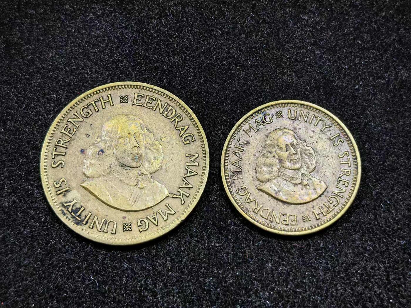 北京马甸外国币专卖微拍第132期，外国非贵金属纪念币，流通币专场，陆续上新，欢迎关注 南非早期铜币一对