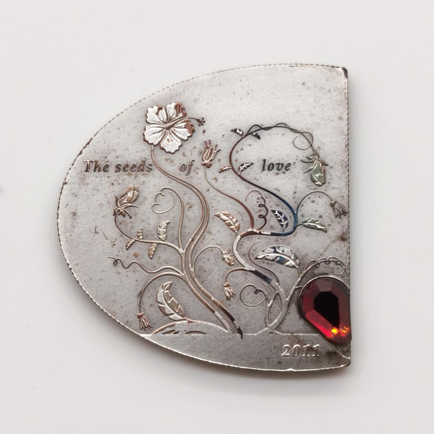 博洋堂世界钱币拍卖第103期（全场包邮） 库克群岛2011年爱的种子镶嵌施华洛红水晶仿古银币，盒证全，2500枚