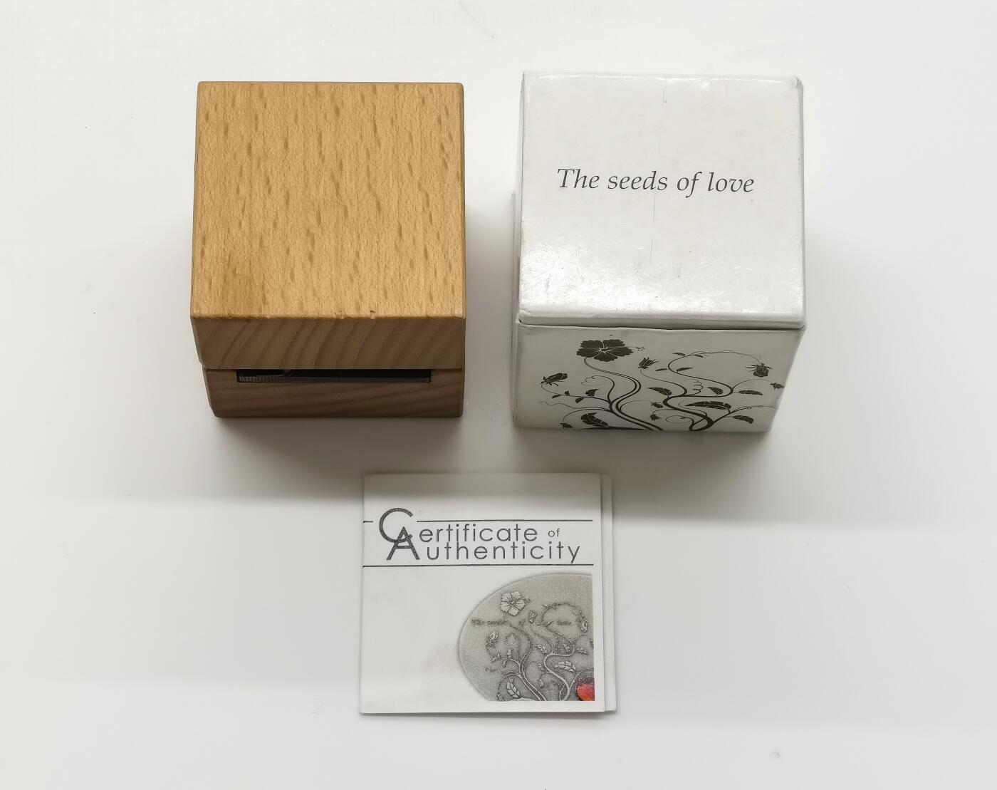 博洋堂世界钱币拍卖第103期（全场包邮） 库克群岛2011年爱的种子镶嵌施华洛红水晶仿古银币，盒证全，2500枚