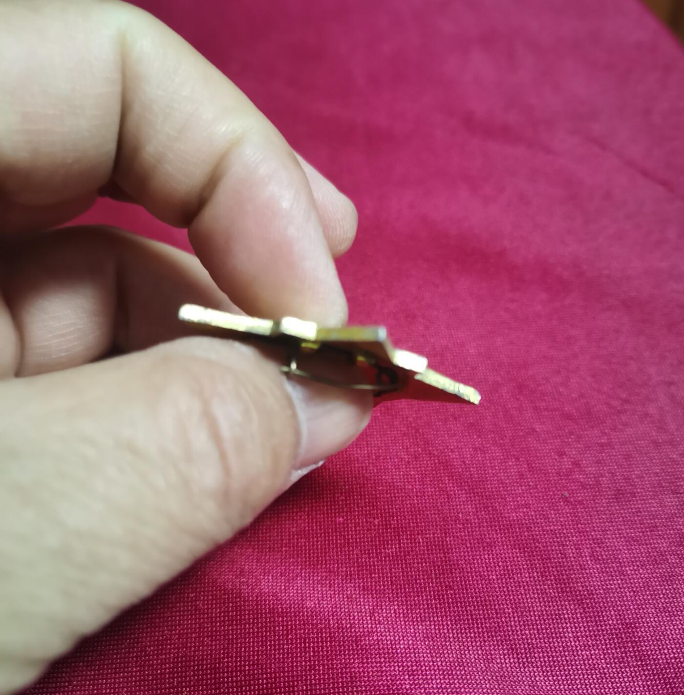 朝鲜老铝章一个